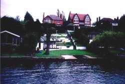 Houses along River Dee in Chester, Cheshire Wallpaper