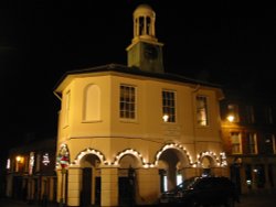 The Pepperpot at night, Godalming, Surrey Wallpaper