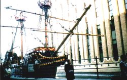 London - Golden Hinde [Drake's Ship] Wallpaper