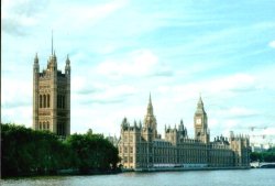 London - Houses of Parliament, view from Lambeth Bridge, Sept 2002 Wallpaper