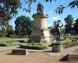 Shakespeare Monument, June 2003, Stratford upon Avon Wallpaper