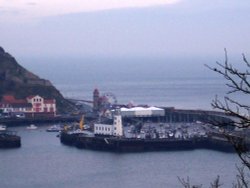 THE LIGHTHOUSE, SCARBOROUGH, NORTH YORKSHIRE Wallpaper