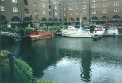 London - St Katherine Docks, May 2001 Wallpaper