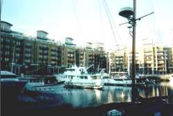 London - St Katherine Docks, May 2001 Wallpaper