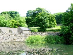 A gorgeous picture of part of the Worsborough reservoir, Barsnley, South Yorkshire. Wallpaper