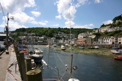 Looe harbour, Cornwall Wallpaper