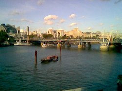 Jubilee Bridge in London Wallpaper