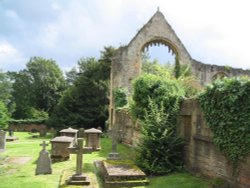 Southwell Minster Grounds, Nottinghamshire Wallpaper