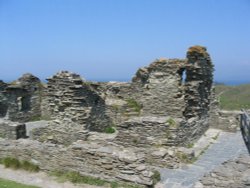 Ruins at Tintagel, Cornwall - June, 2003 Wallpaper