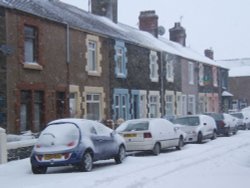 Millom side street in the snow. Wallpaper