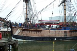 HMS BARK ENDEAVOUR at WHITBY 2001 Wallpaper