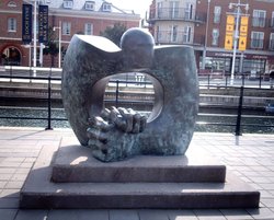 Sculpture at Gunwharf Quays.
Taken: 20th March 2006 Wallpaper