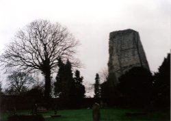 A picture of the ruins of the castle in Bridgnorth, Shropshire Wallpaper