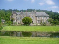 Sydenham House, Devonshire (cir. 1600)
It’s in the parish of Marystowe, West Devon. Wallpaper