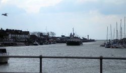 Union arrow negotiating the river Arun at Littlehampton. Wallpaper