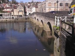 Bradford upon Avon, Wiltshire. April 2006 Wallpaper