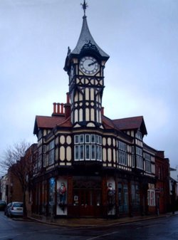 The clocktower, Castle Road, Southsea, Hampshire

Taken:  26th March 2006