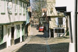 Elm Hill, Norwich (April 06) Wallpaper