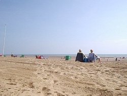 A enjoyable day on the beach at Camber sands, East Sussex Wallpaper