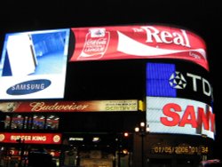 Piccadily circus by night Wallpaper