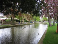 Bourton-on-the-Water, Gloucestershire. In the Cotswolds Wallpaper