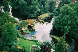 View from tower of Warwick castle on the River Avon and near by park. Wallpaper