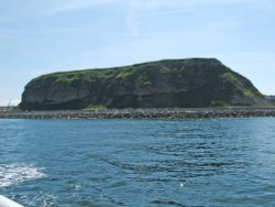 view from the Coronia tour boat on Scarborough castle hill=) (05-06-2006) Wallpaper