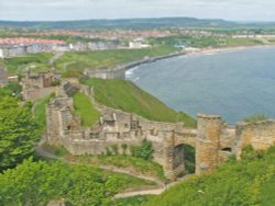 Scarborough Castle wall with North Bay behind it (05-06-2006) Wallpaper