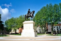 Bristol - Queen Square, King William III Statue Wallpaper