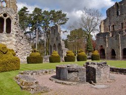 Wenlock Priory, Much Wenlock in Shropshire Wallpaper