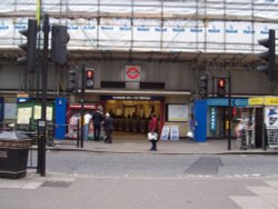 Sloane Square Stn  (for Kings Road) Wallpaper