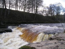 Aysgarth Falls, Wensleydale, taken Feb 2006 Wallpaper