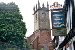 Shrewsbury - St Julian`s Church & Three Fishes Public House Wallpaper