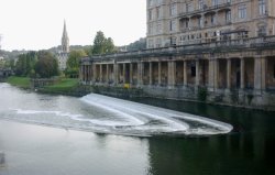 The weir from the other side of Pultney bridge Wallpaper