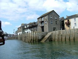 Looe harbour, Cornwall, 2005 - no cars no people Wallpaper