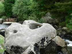 Hole rock on the river Teign, Dartmoor Wallpaper