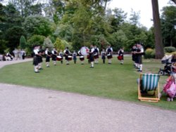 City of Bradford Pipe Band and Dancers at Sewerby Hall July 9th 2006 Wallpaper