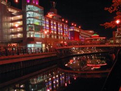 Shopping center in Reading, England. Wallpaper