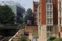 View from railway bridge (New Kings Road) towards Fulham Road Wallpaper