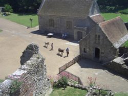 A picture of Carisbrooke Castle & Museum Wallpaper