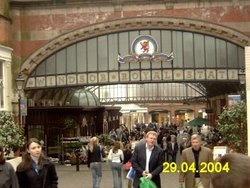 Entrance of Windsor Train Station Wallpaper