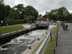 Marlow Lock, Marlow, Buckinghamshire Wallpaper