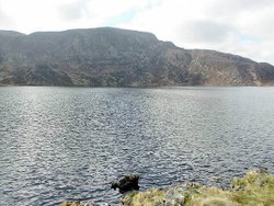 Llyn Arenig Fawr, Snowdonia Wallpaper