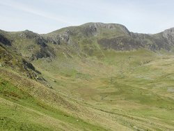 Pen yr Helgi Du, Cwm Eigiau, Snowdonia Wallpaper