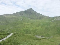 Yr Aran seen from the Watkin Path, High on Lliwedd. Wallpaper