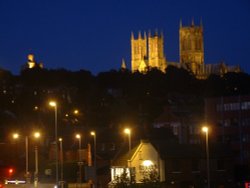 Lincoln Cathedral and Castle from the Brayford Pool. Wallpaper