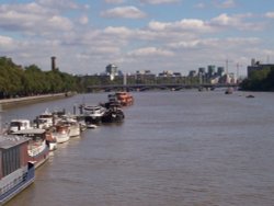 View from Albert Bridge towards Chelsea Bridge Wallpaper