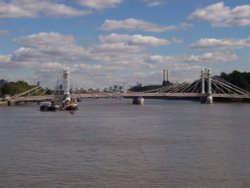 Albert Bridge viewed from Battersea Bridge Wallpaper