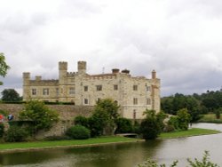 Leeds Castle - Maiden's Tower (Kent) Wallpaper