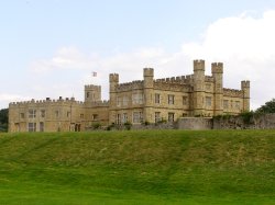 Leeds Castle - New Castle and The Gloriette (Kent) Wallpaper